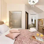 Harvey\'S Luxury Rooms