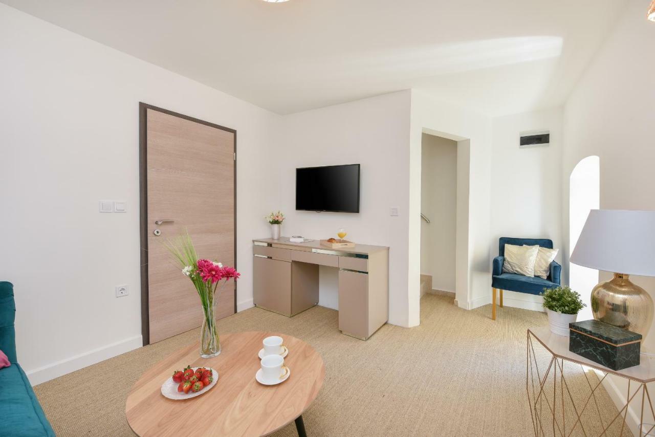 Harvey's Luxury 4*
